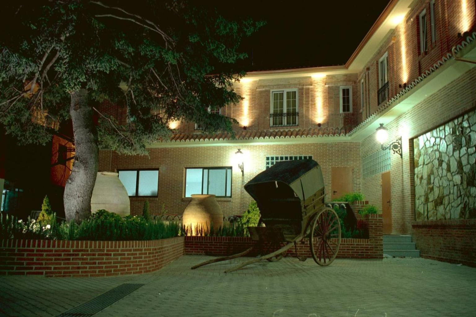 Gran Hostal El Chiscon Colmenar Viejo Exterior photo