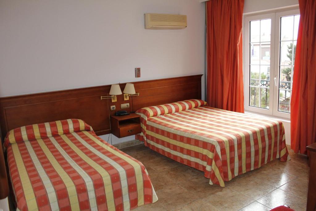Gran Hostal El Chiscon Colmenar Viejo Room photo