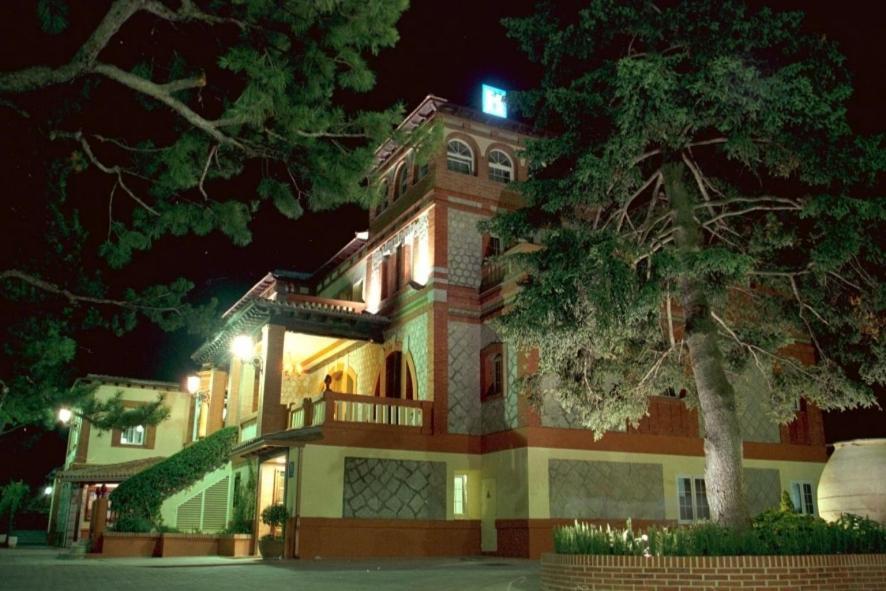 Gran Hostal El Chiscon Colmenar Viejo Exterior photo